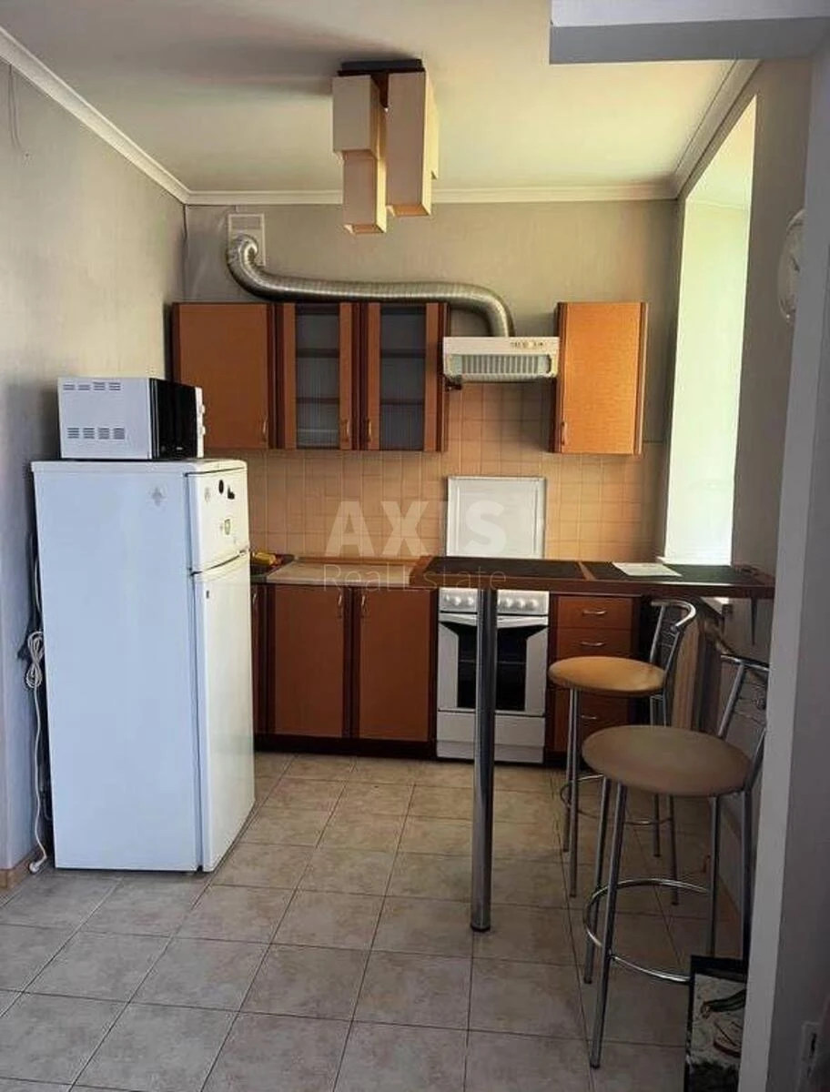 1k apartment pr-t Berestejskij 368650