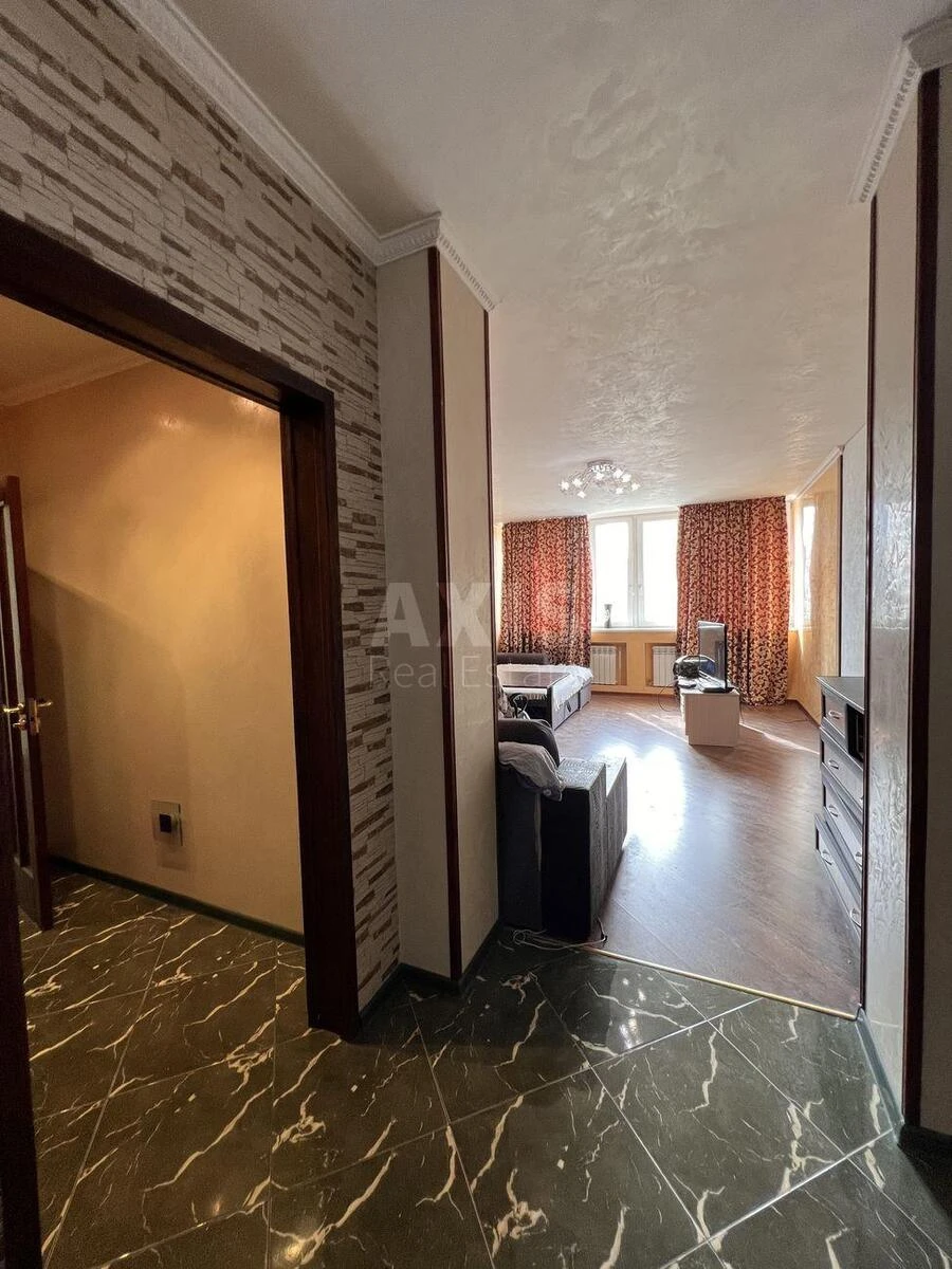2k apartment vul. Sribnokil's'ka 1688239