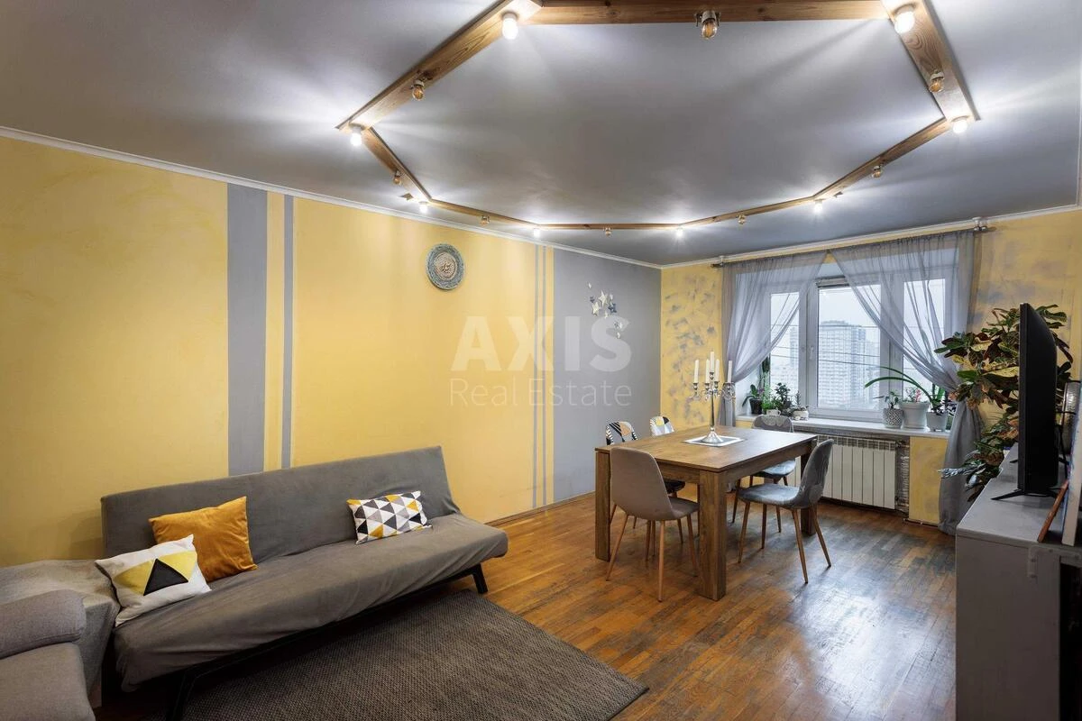 5k apartment pr-t Berestejskij 89709412