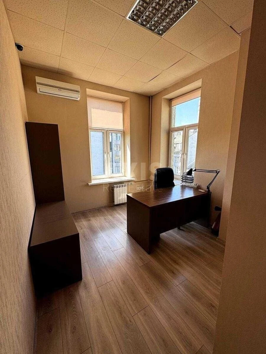 Office vul. Oleksandra Konyskoho 82, 280m2700672