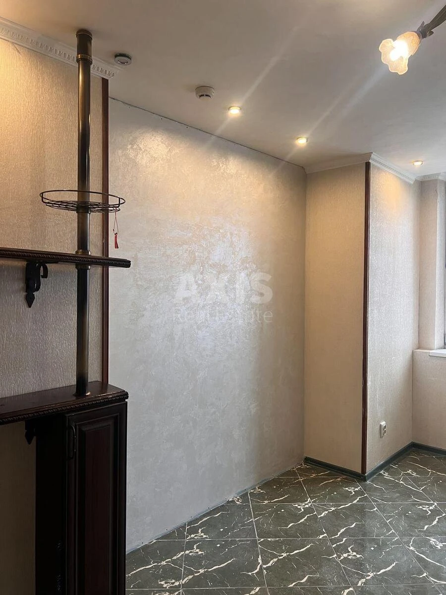 2k apartment vul. Sribnokil's'ka 16882310