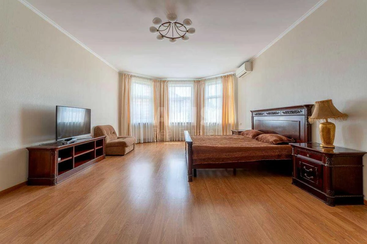 House vul. Ulitina Ivana, 590m2, Kyiv city715018