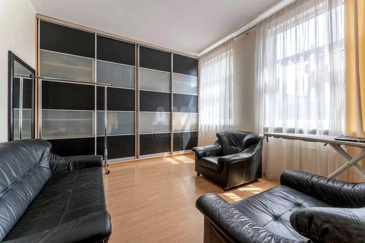 House vul. Ulitina Ivana, 590m2, Kyiv city715019