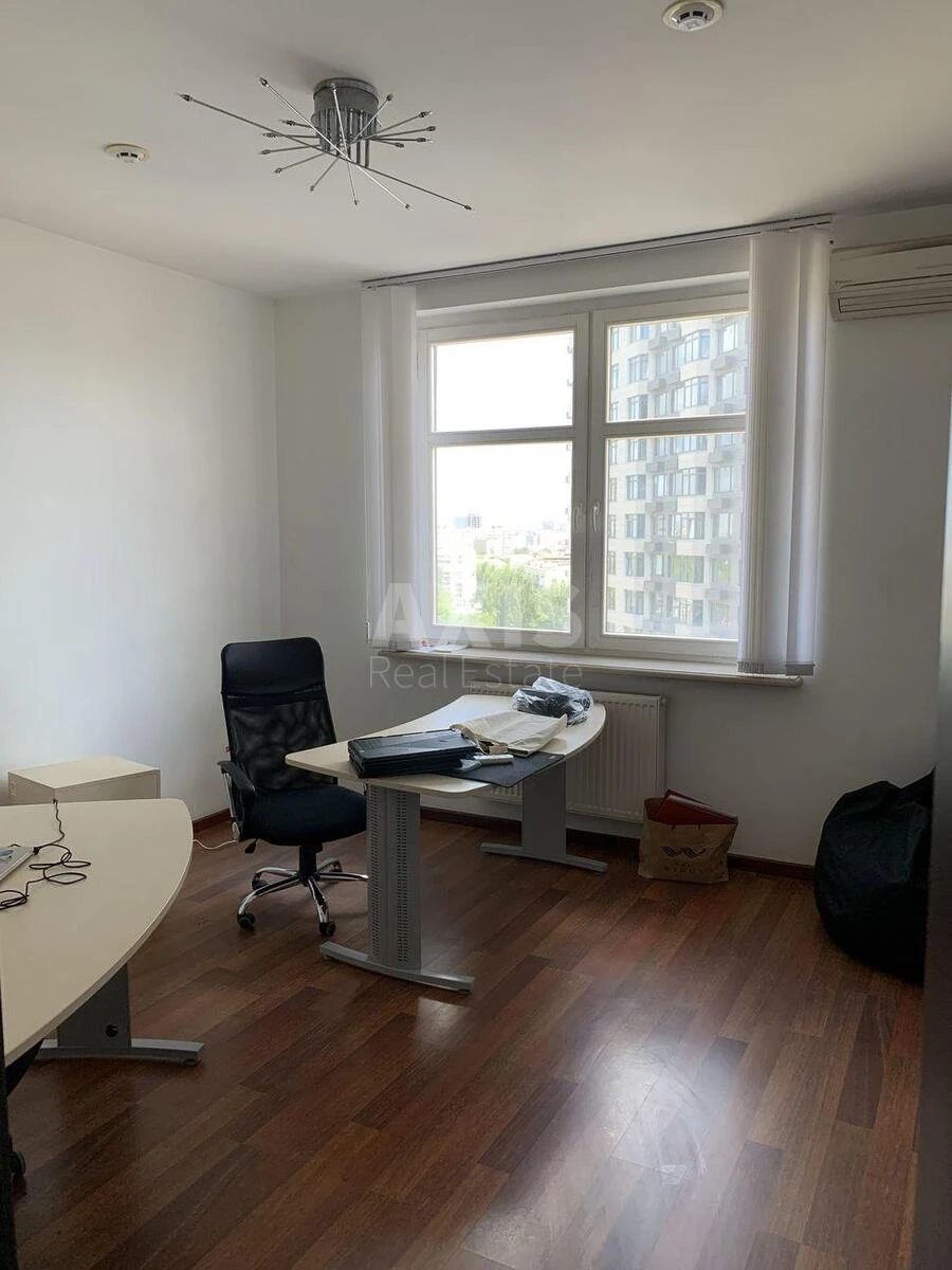 Office vul. Jevgena Konoval'cja 32А, 290m2708616