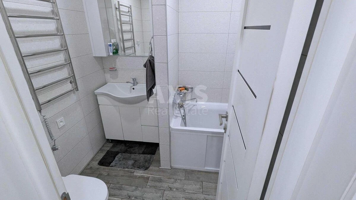 1k apartment bul. Verhovnoi' Rady 25694264
