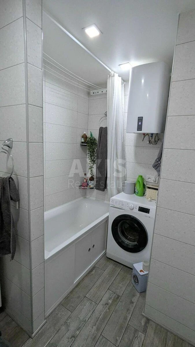 1k apartment bul. Verhovnoi' Rady 25694265