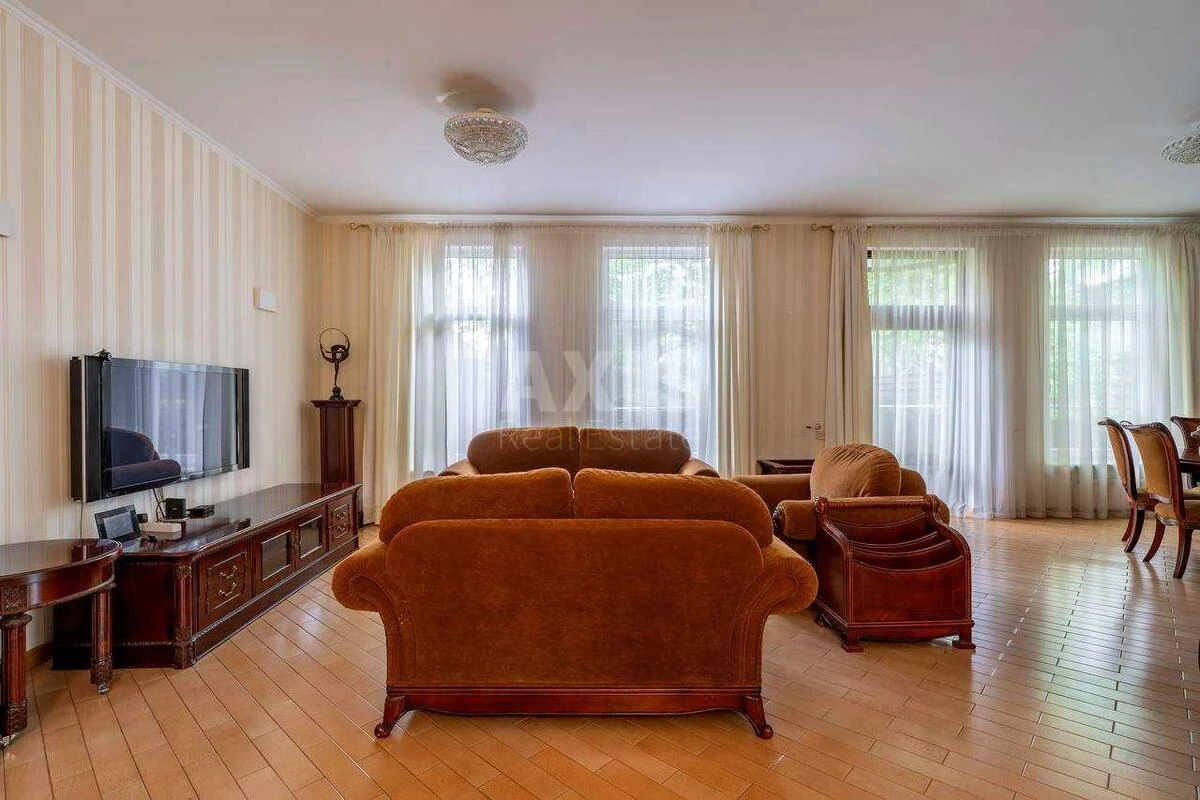 Дoм ул. Улитина Ивана, 590м2, город Киев7150111