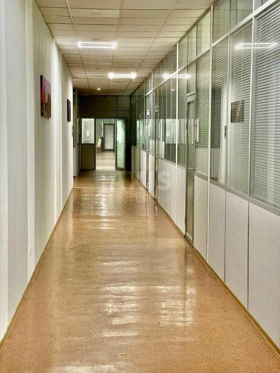 Office pl. Kosmonavtiv 4, 3000m26946114