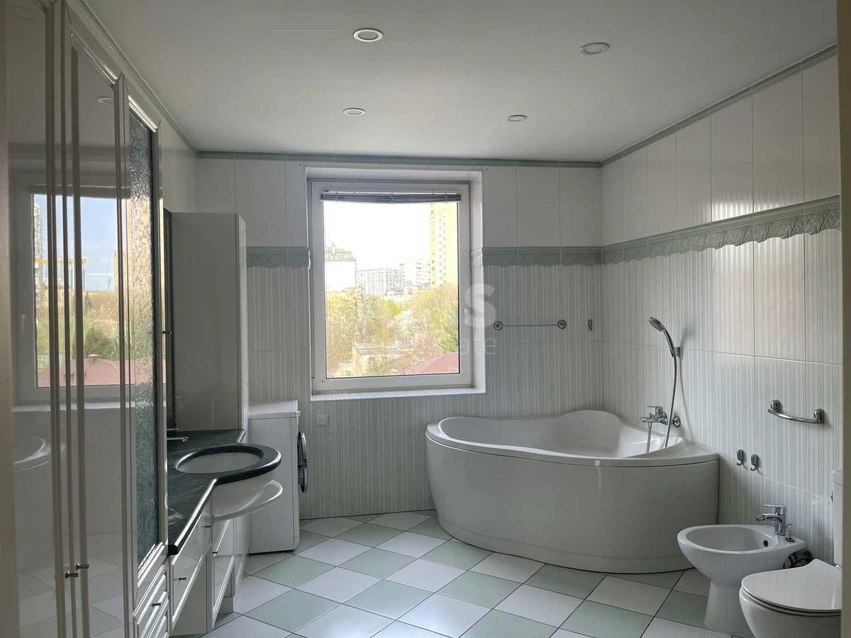 5k apartment vul. Oleksandra Konyskoho 52/587045115