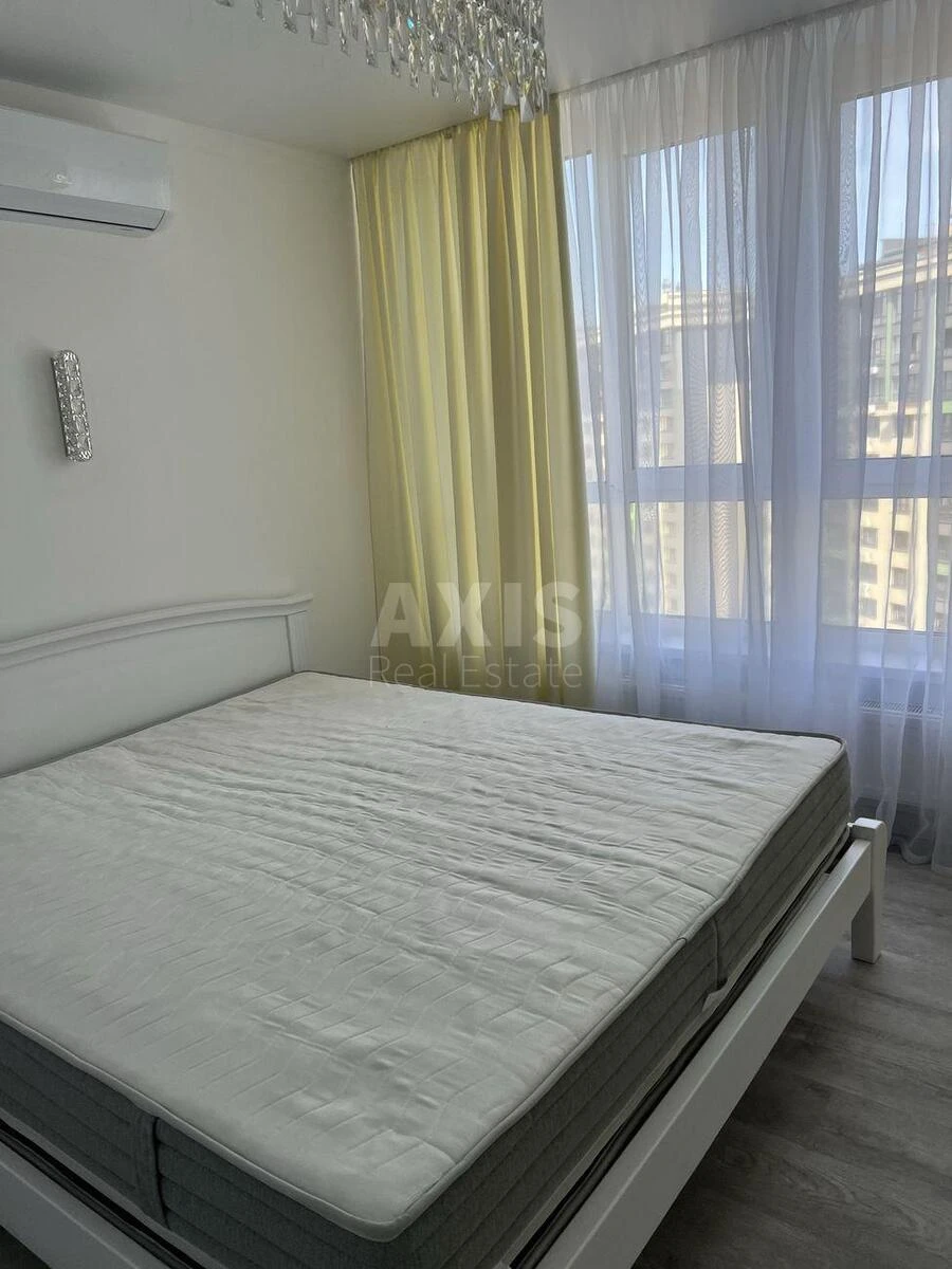 3к квартира ул. Михаила Максимовича 32Б685104