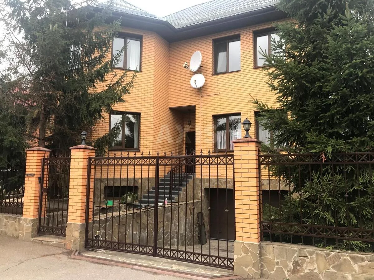 Дoм ул. Богатырская, 438м2, город Киев