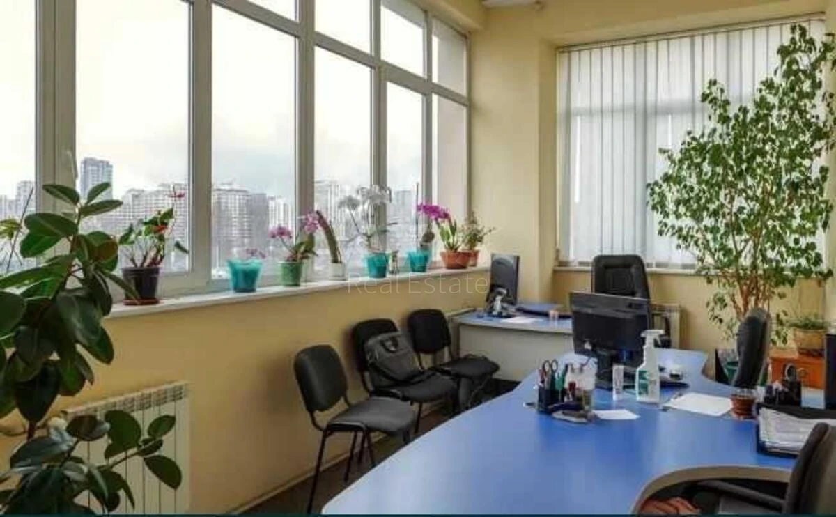 Office vul. Lypkivs'kogo Vasylja Mytropolyta 1, 6143m26740113