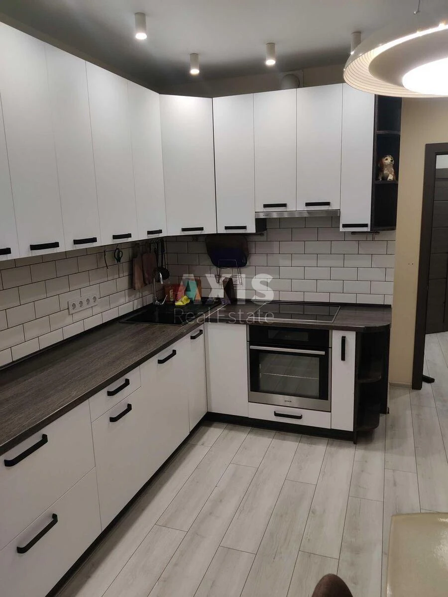 1k apartment pr-t Berestejskij one hundred and nine A54235