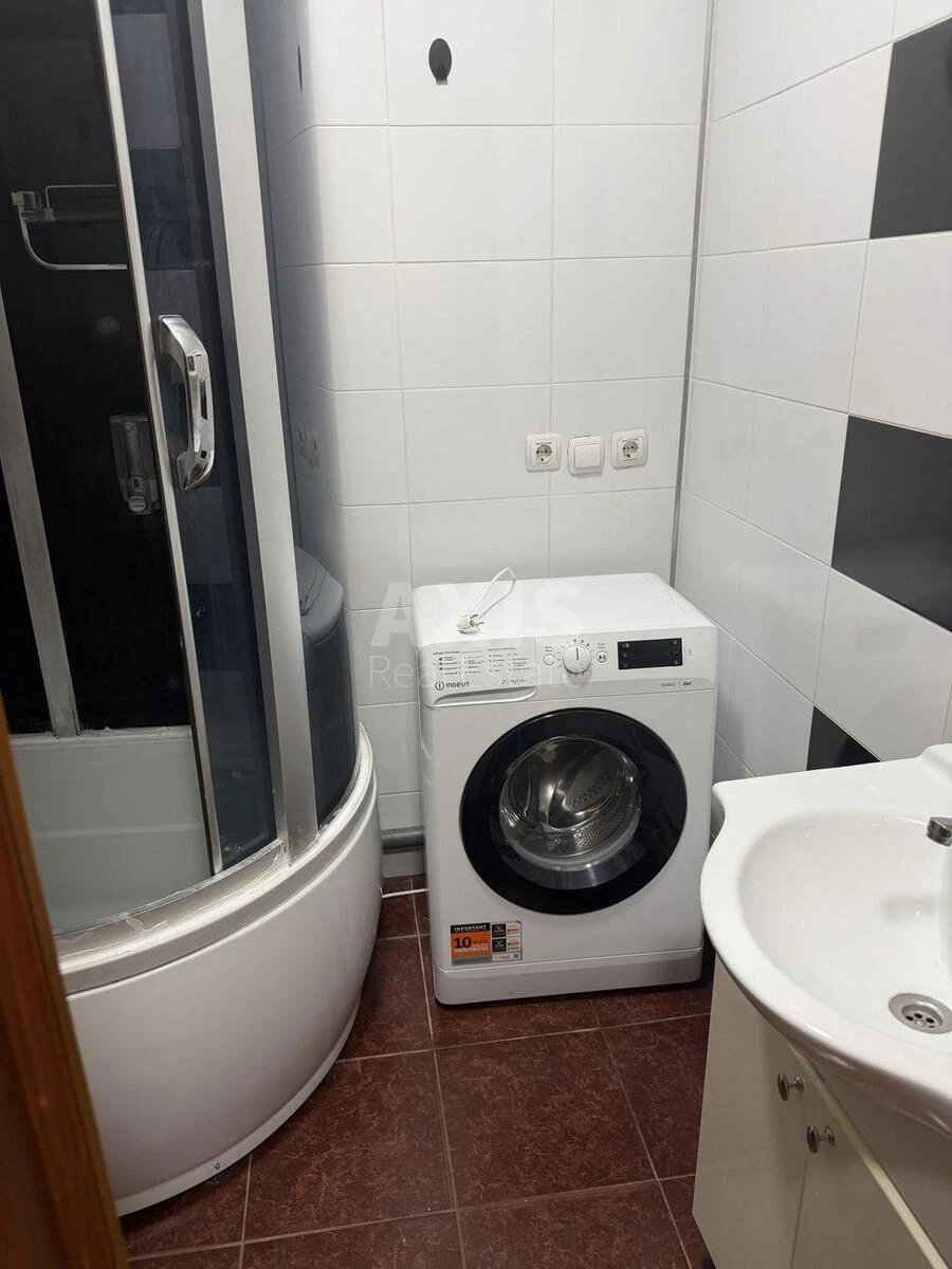 2k apartment pr-t Sobornosti 12696526