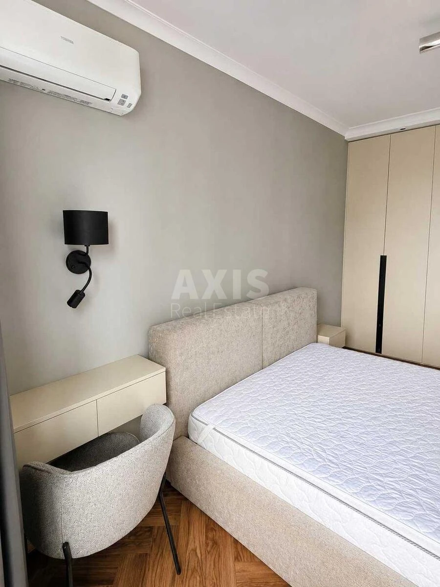 3k apartment vul. Zarichna 1А700165