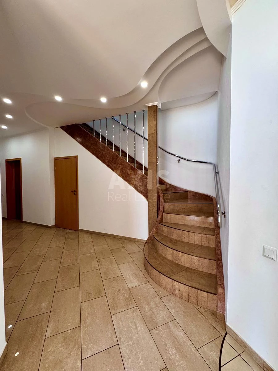 6к квартира ул. Трехсвятительская 136938518
