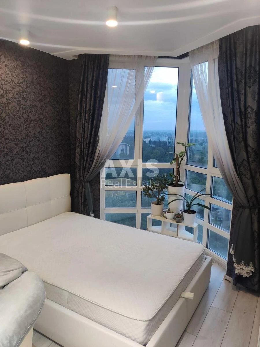 1k apartment pr-t Berestejskij one hundred and nine A542353