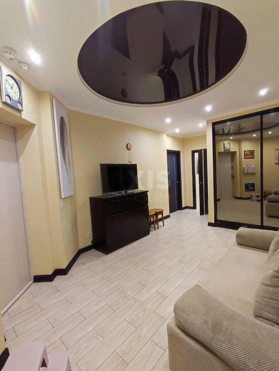1k apartment vul. Revuc'kogo 7В690773