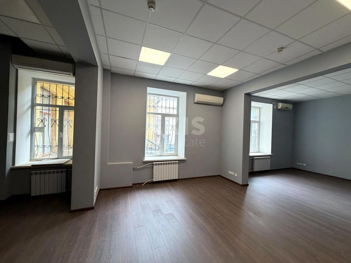 Офис ул. Евгения Чикаленко 25, 300м26891912