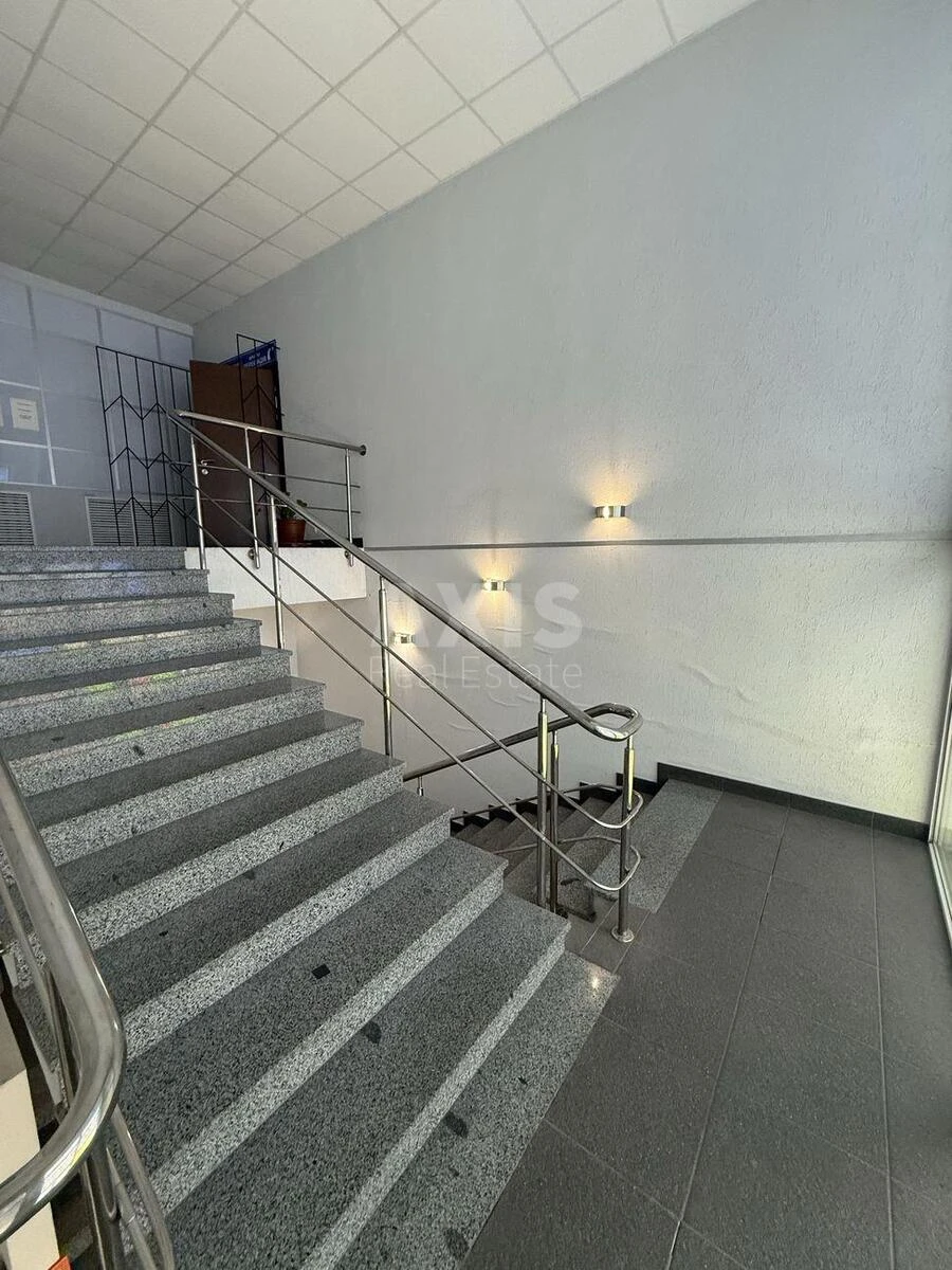 Office pr-t Volodimira Іvasyuka 8, 200m2686586