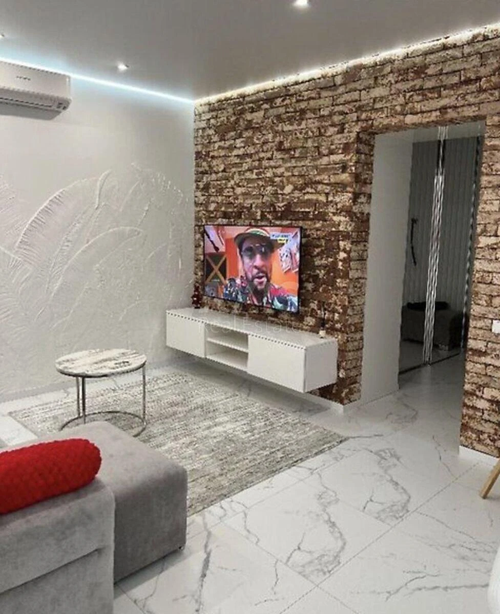 2к квартира ул. Михаила Максимовича 28Б699871