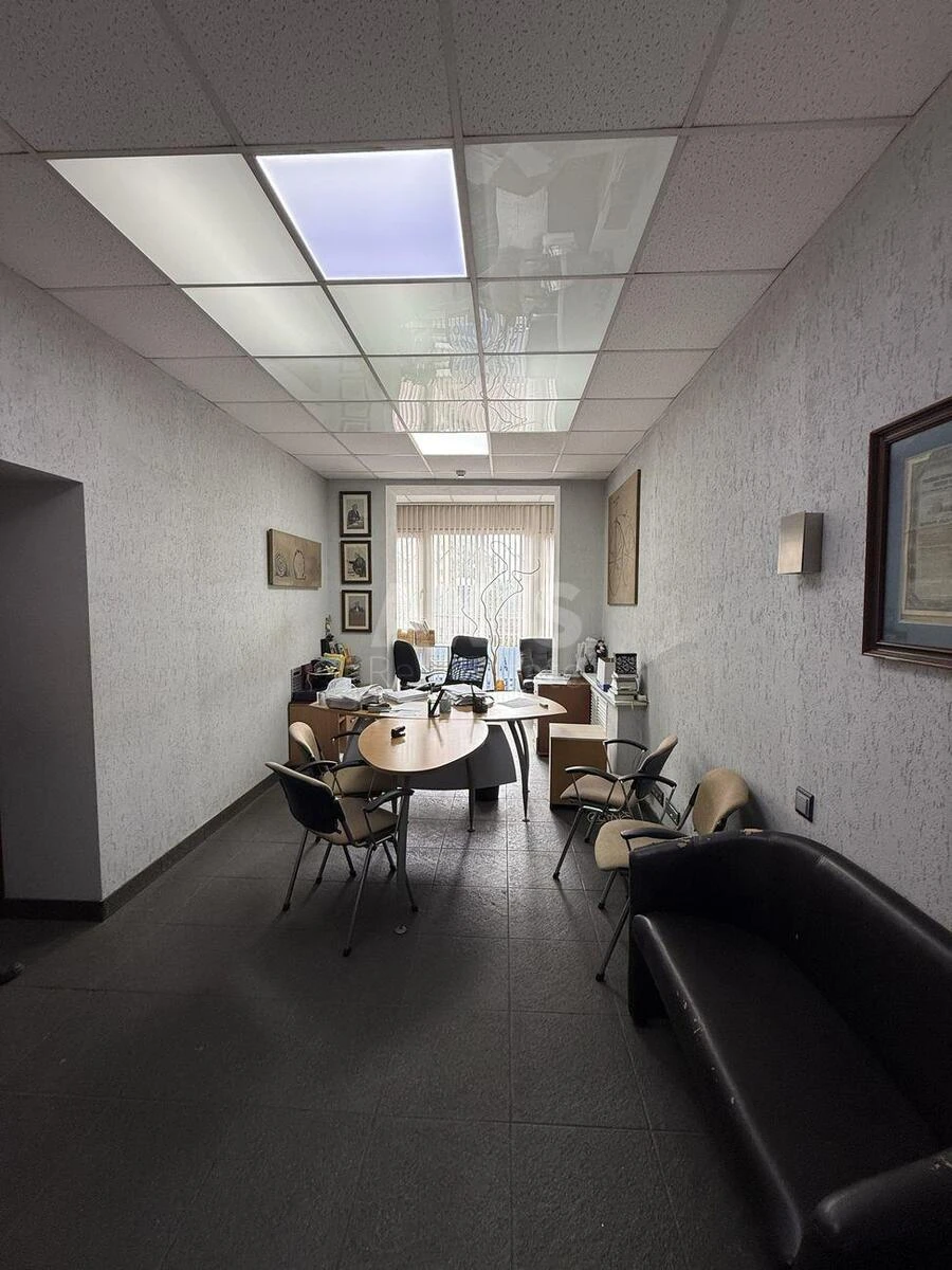 Office pr-t Volodimira Іvasyuka 8, 200m2686588