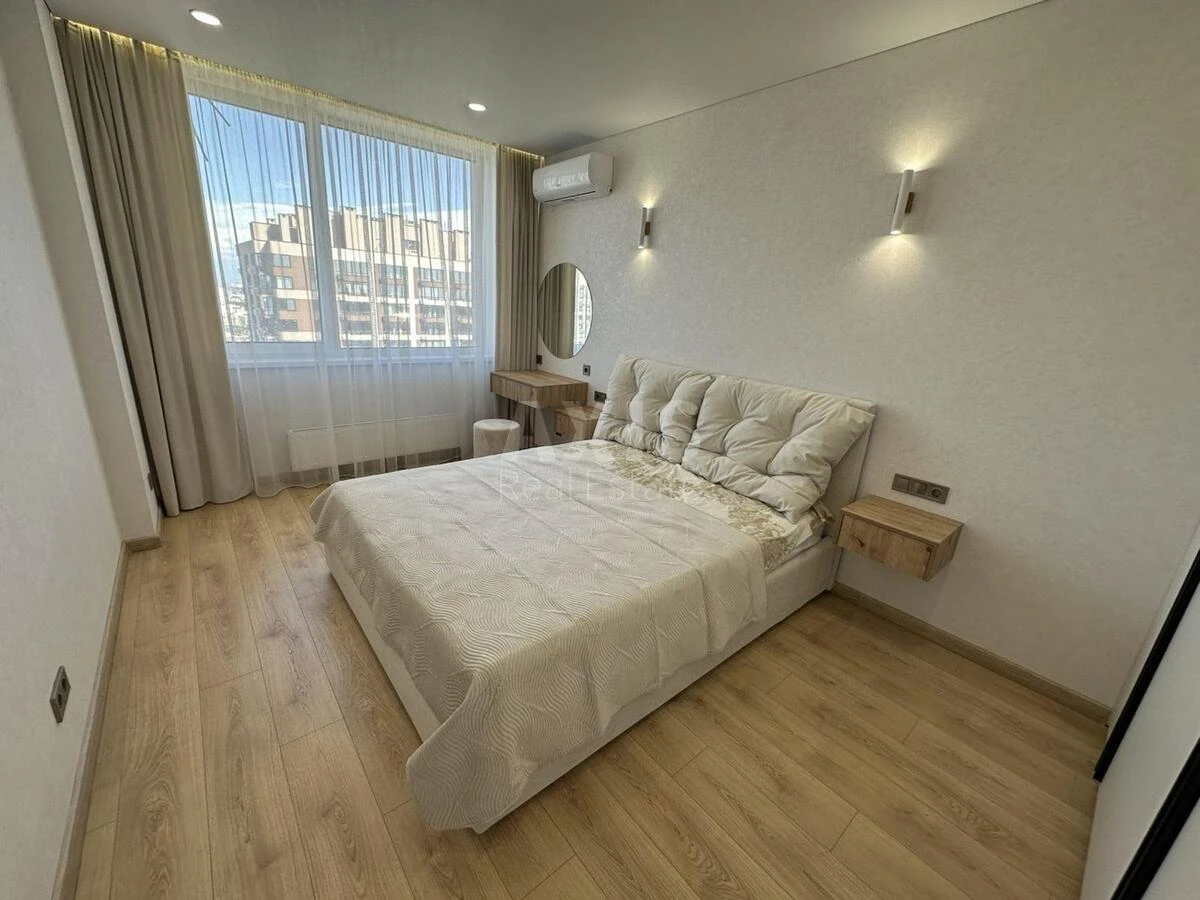 1k apartment vul. Rodyny Kristeriv 16688141