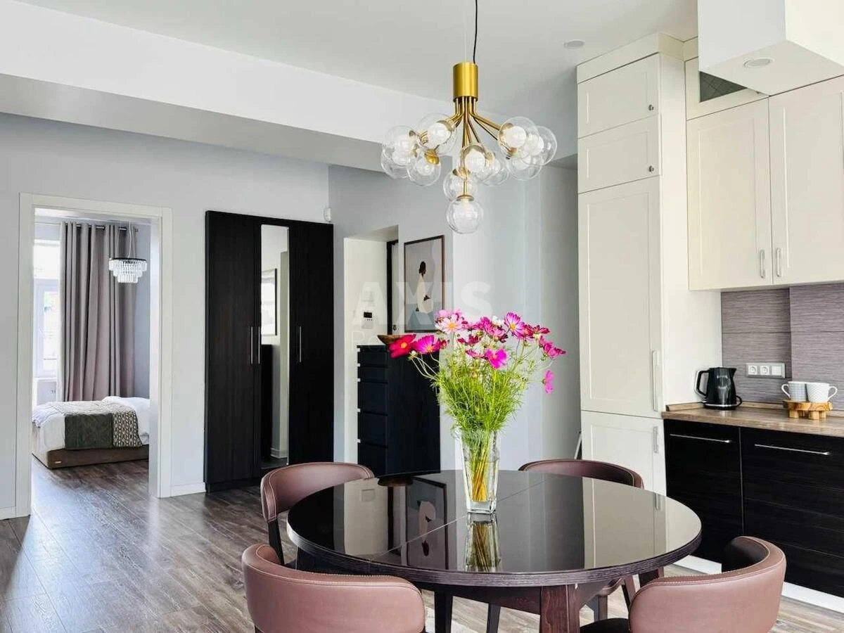 3k apartment vul. Volodymyrs'ka 83710040