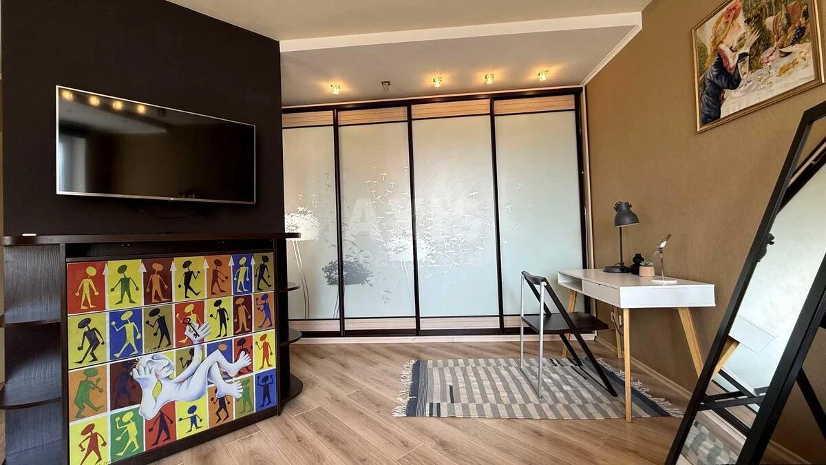 1k apartment prov. Feodosijs'kyj 12705850