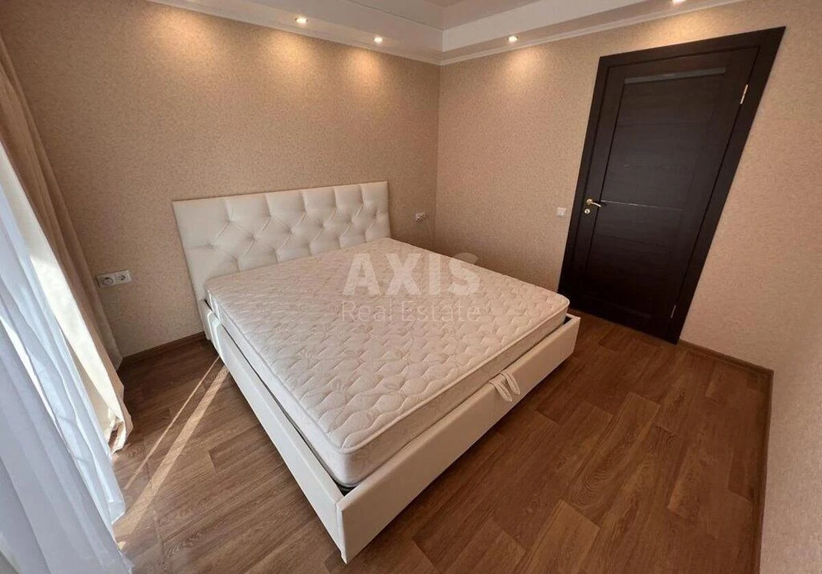 2k apartment vul. Polovec'ka 7/13707904