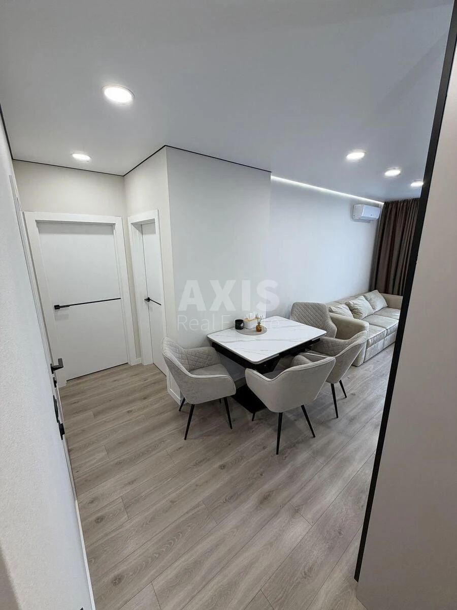 2k apartment vul. Oleksandra Olesja 8/17697511