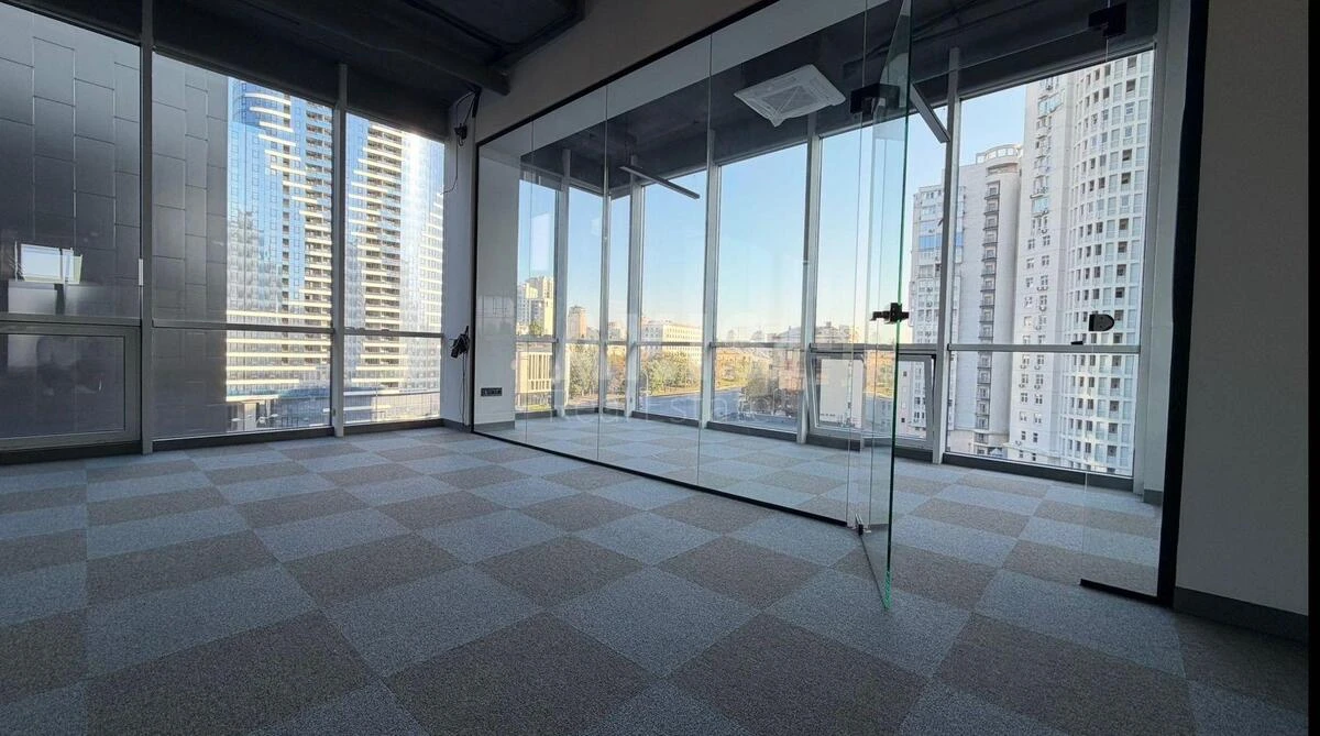 Office vul. Tovarna 1, 534m2711894