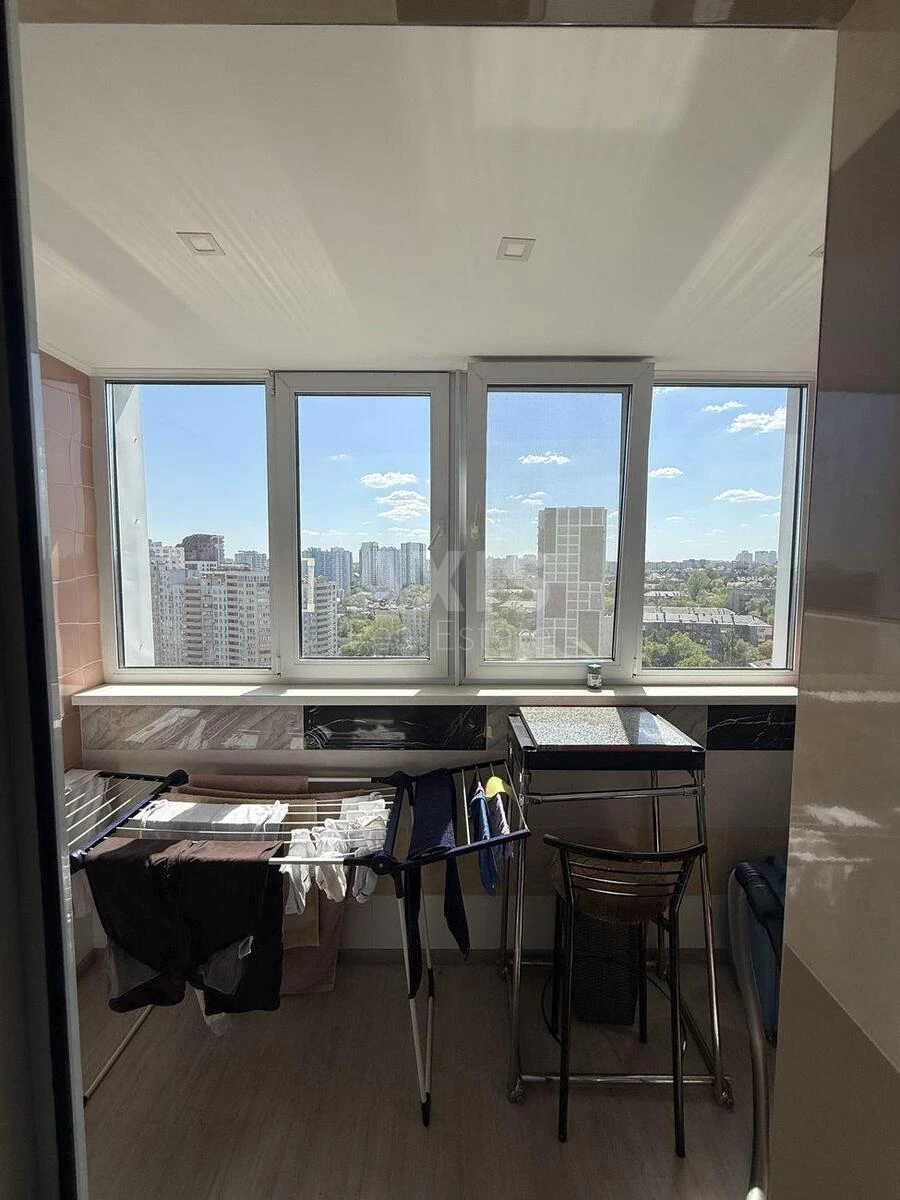 1k apartment prov. Jasynuvats'kyj 1168800