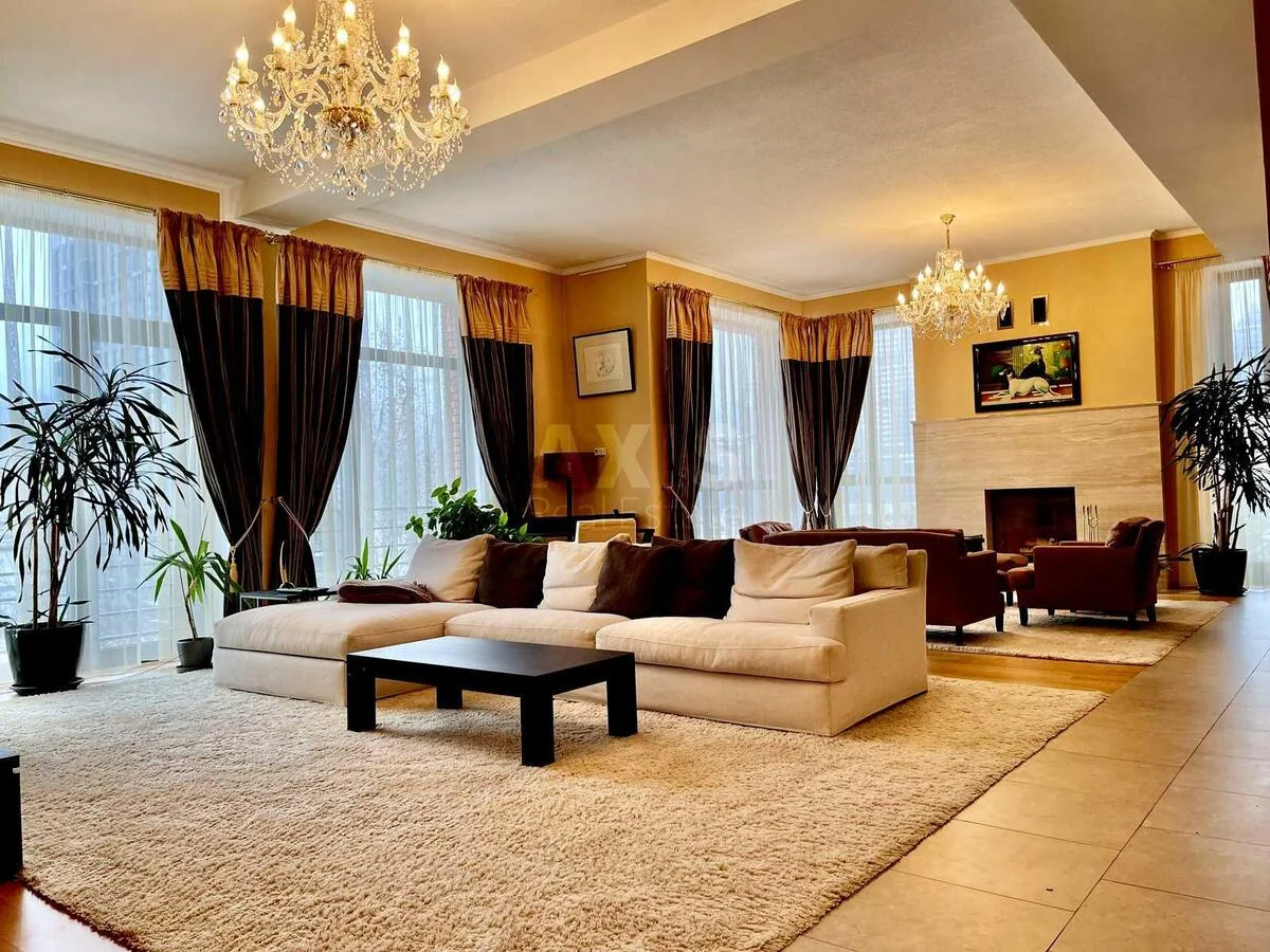 House vul. Redutna, 575m2, Kyiv city