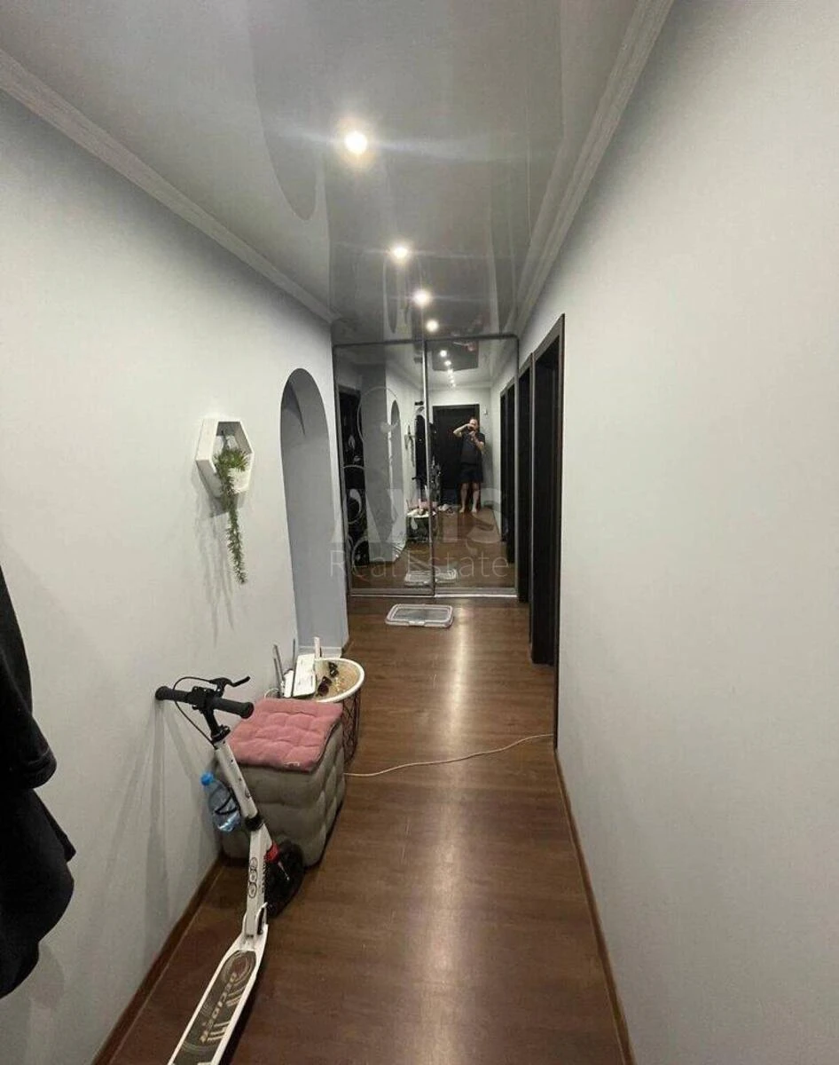 3k apartment vul. Vyshgorods'ka 47Б7070411