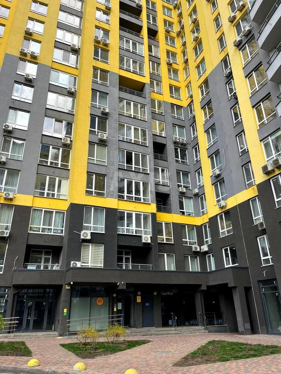 3k apartment vul. Radchenka Petra 107040415