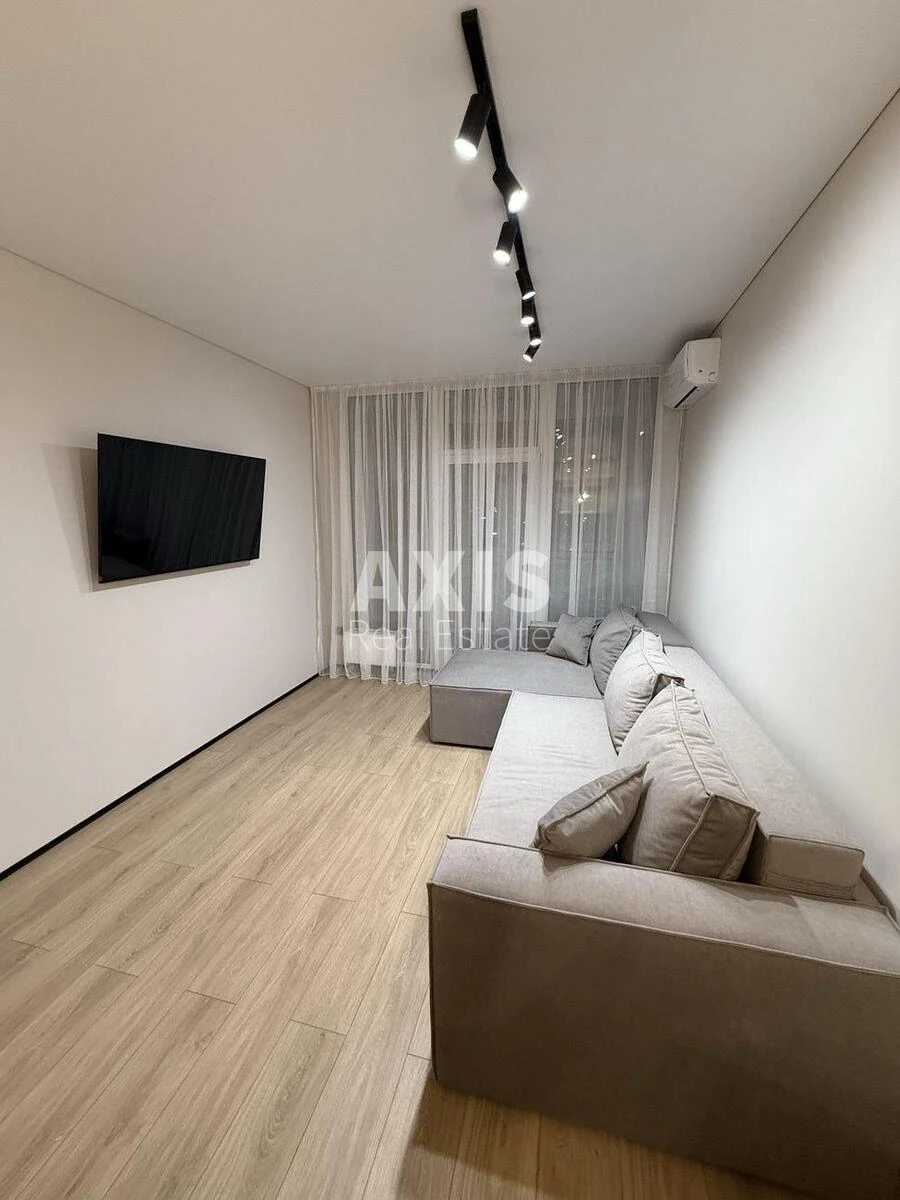 1k apartment pr-t Berestejskij 11B679613