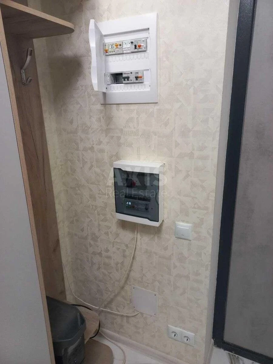 1k apartment pr-t Berestejskij 677115914