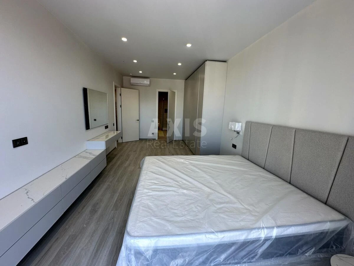 4к квартира ул. Антоновича 118/9689666