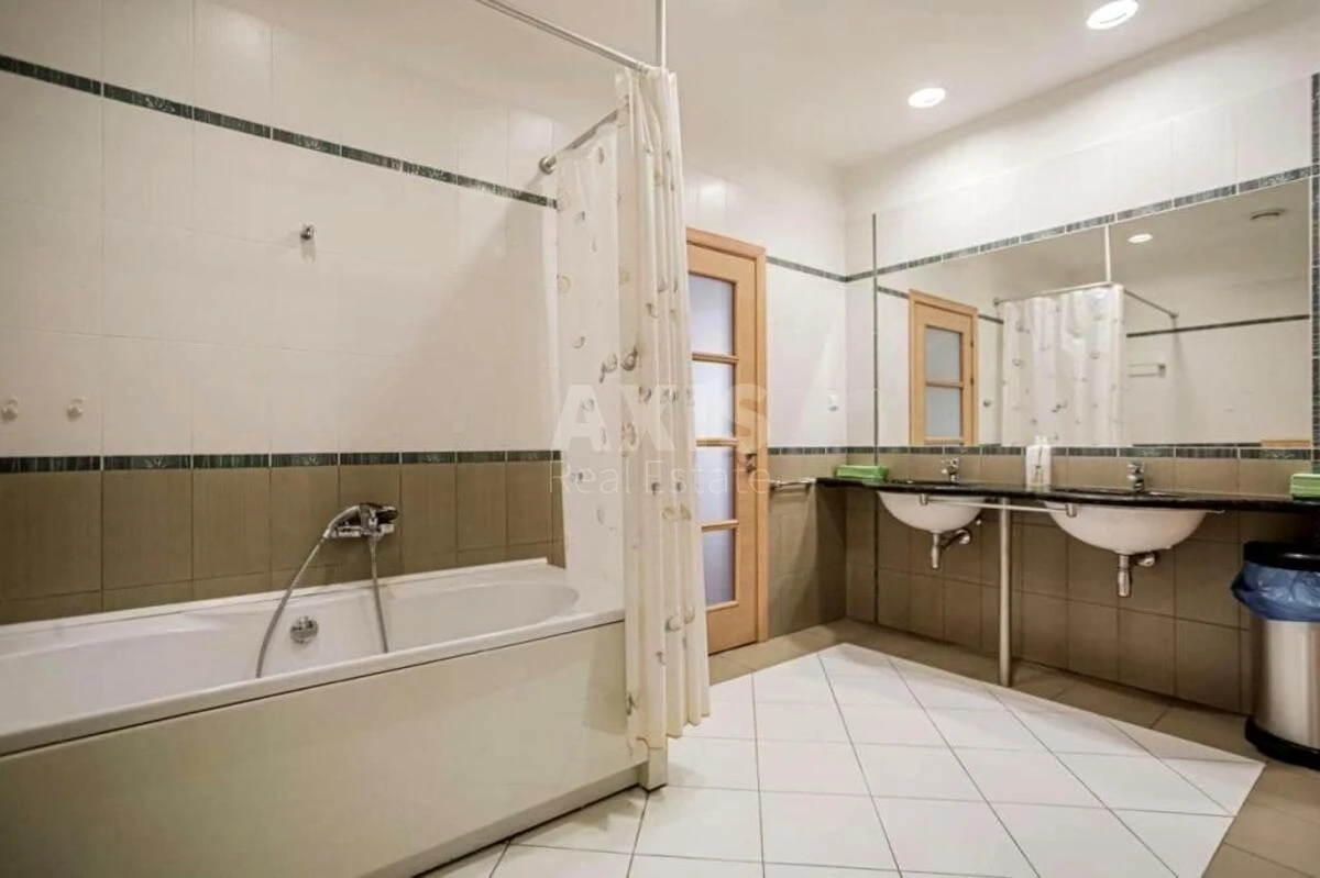 4k apartment bul. Shevchenka Tarasa 11А689369