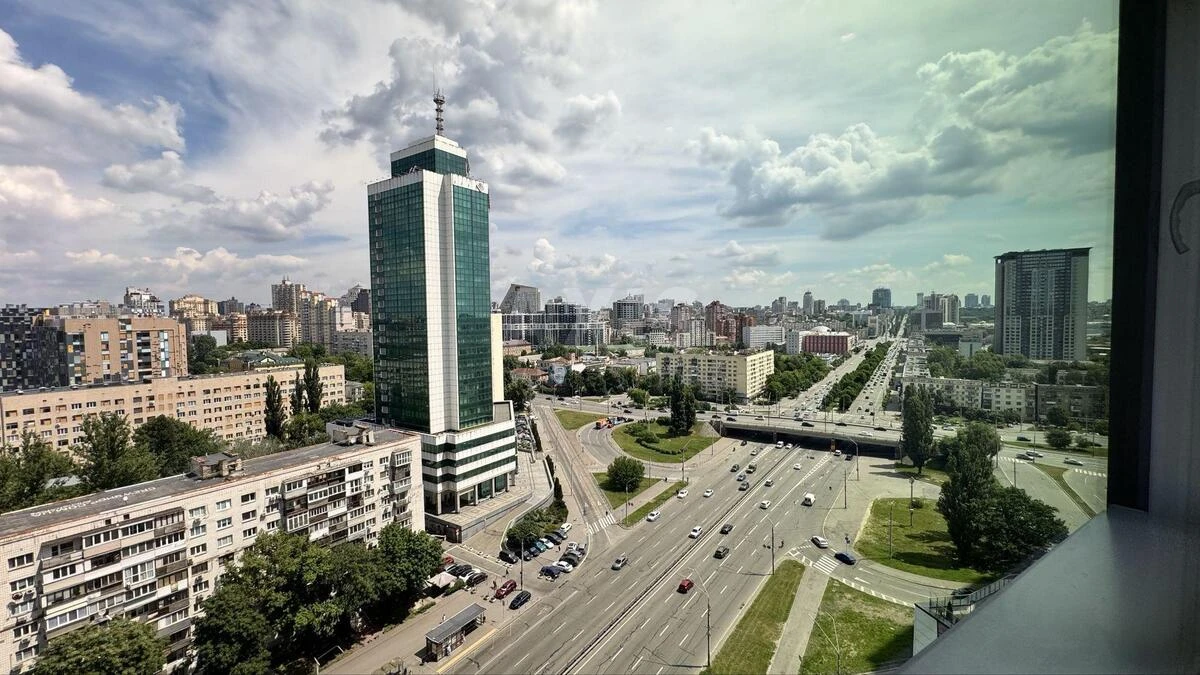 1к квартира пр-т Берестейский 11Б6851921