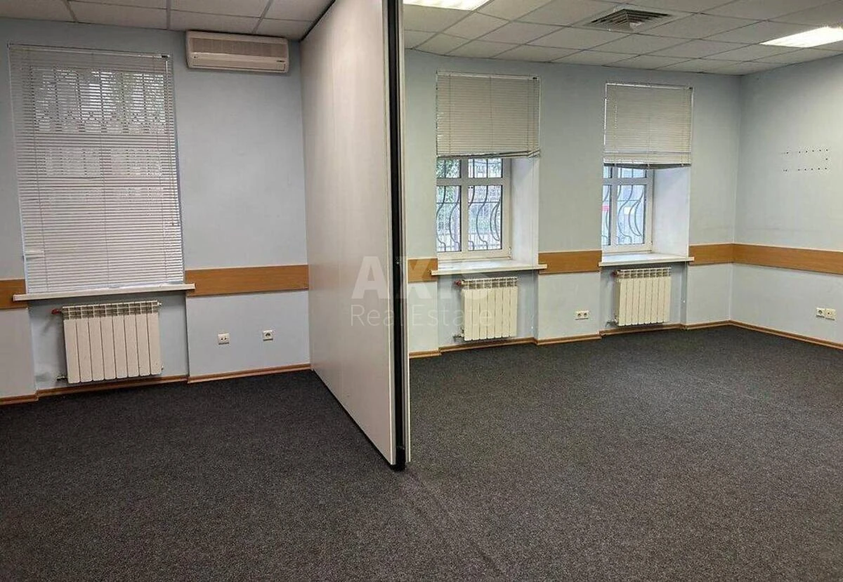 Office vul. Saksagans'kogo 111А, 696m2690970