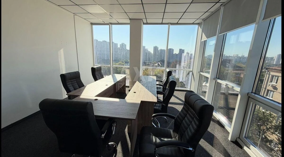 Office vul. Tovarna 1, 534m2711898