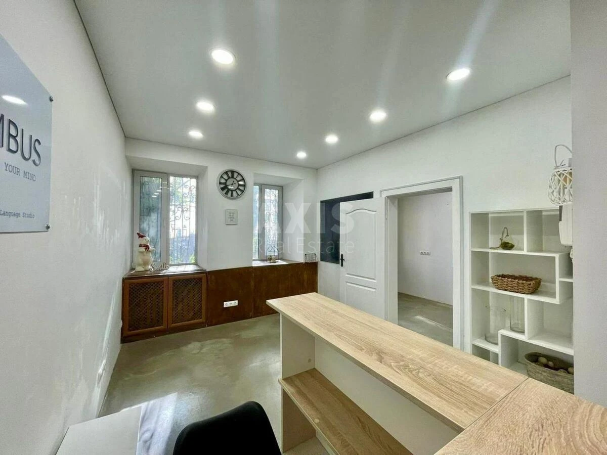 Trade object vul. Rustaveli Shota 10, 56m2712097