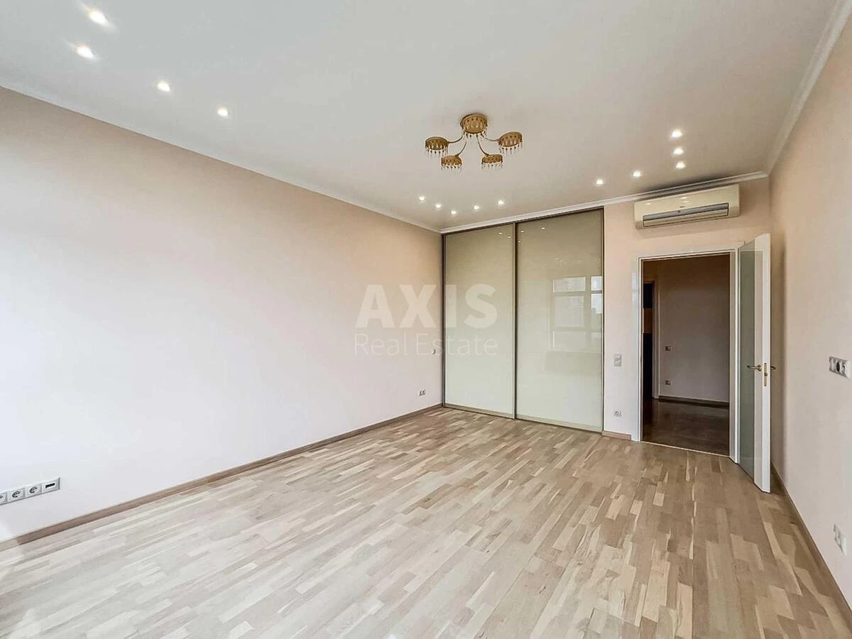 4k apartment uzv. Klovs'kyj 7А7116119