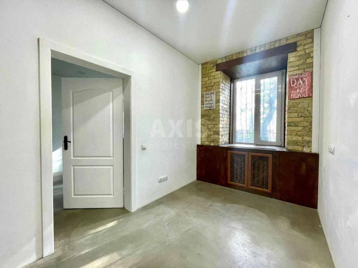 Trade object vul. Rustaveli Shota 10, 56m2712098