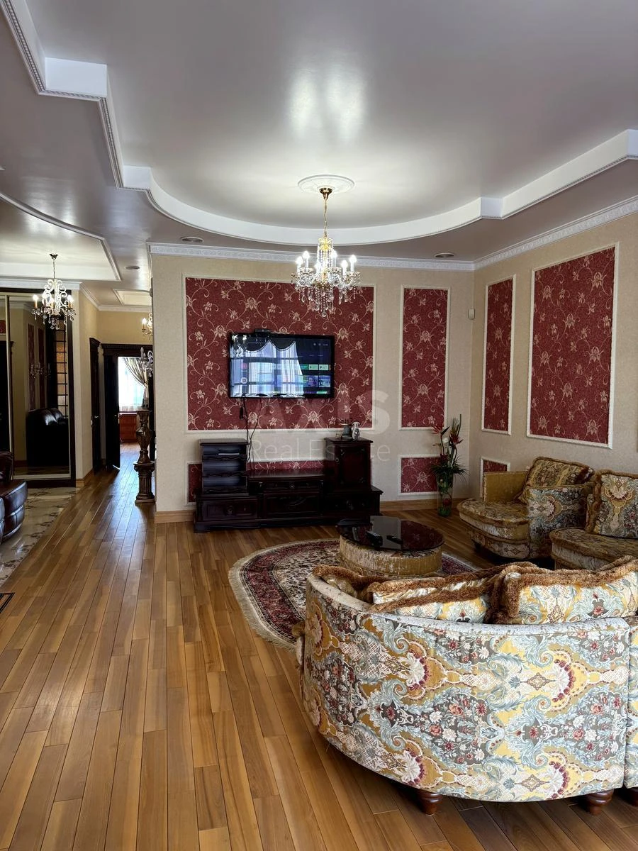 3к квартира ул. Крещатик 27Б687123
