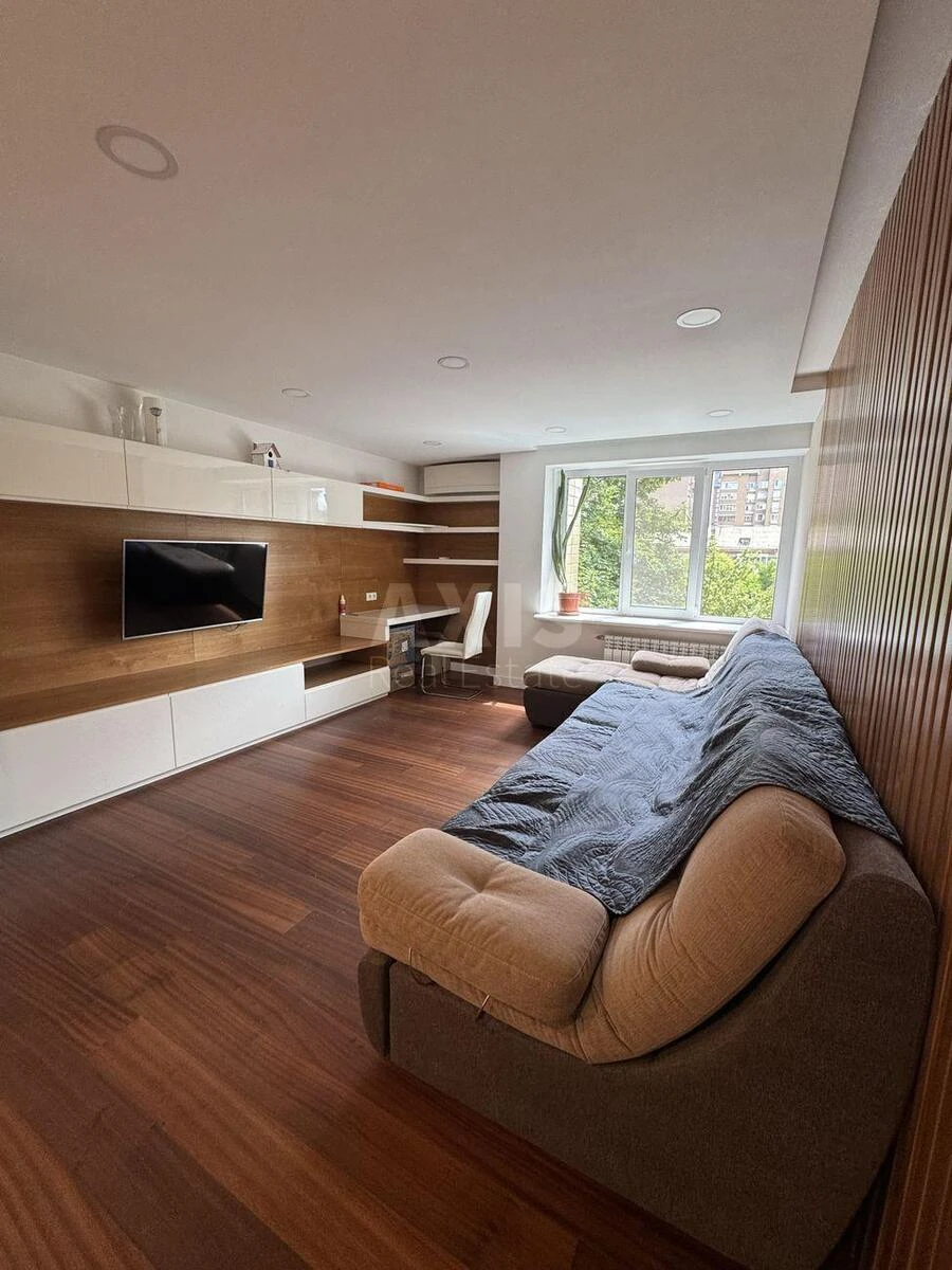 3k apartment vul. Antonovycha 88698695