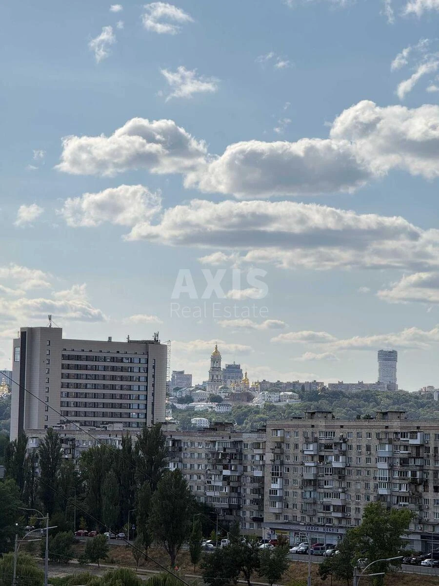 3к квартира ул. Ивана Мыколайчука 137107819