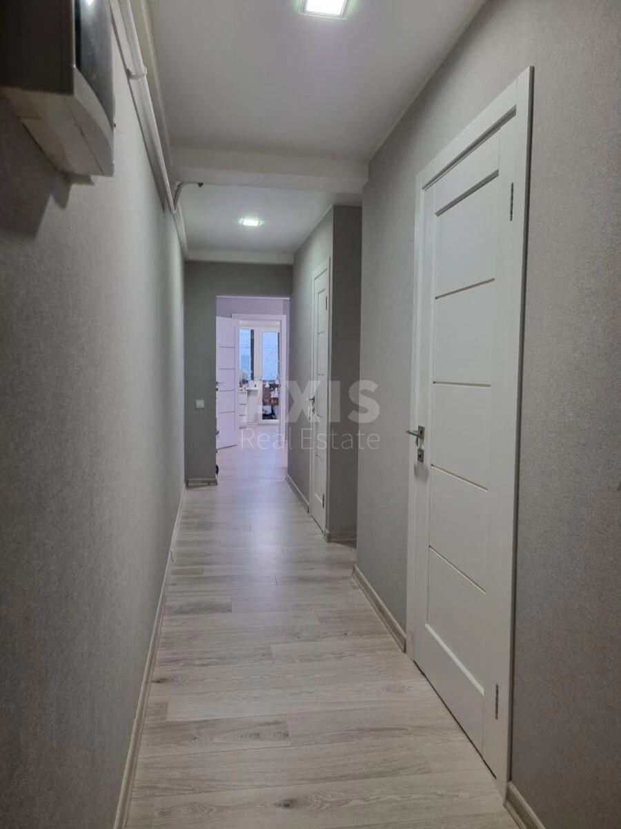 4k apartment vul. Ronalda Reyhana 206847420